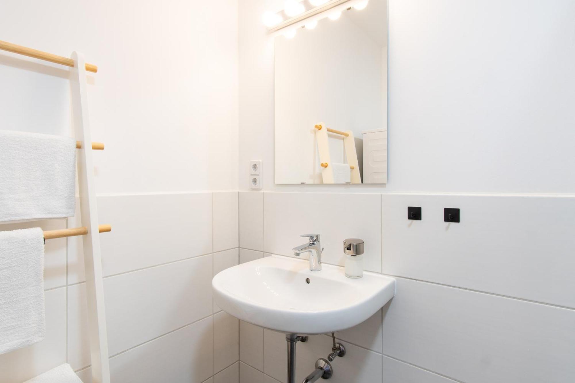 Luxurioeses Apartment, 10Min Innenstadt, Parkplatz Erfurt Bagian luar foto